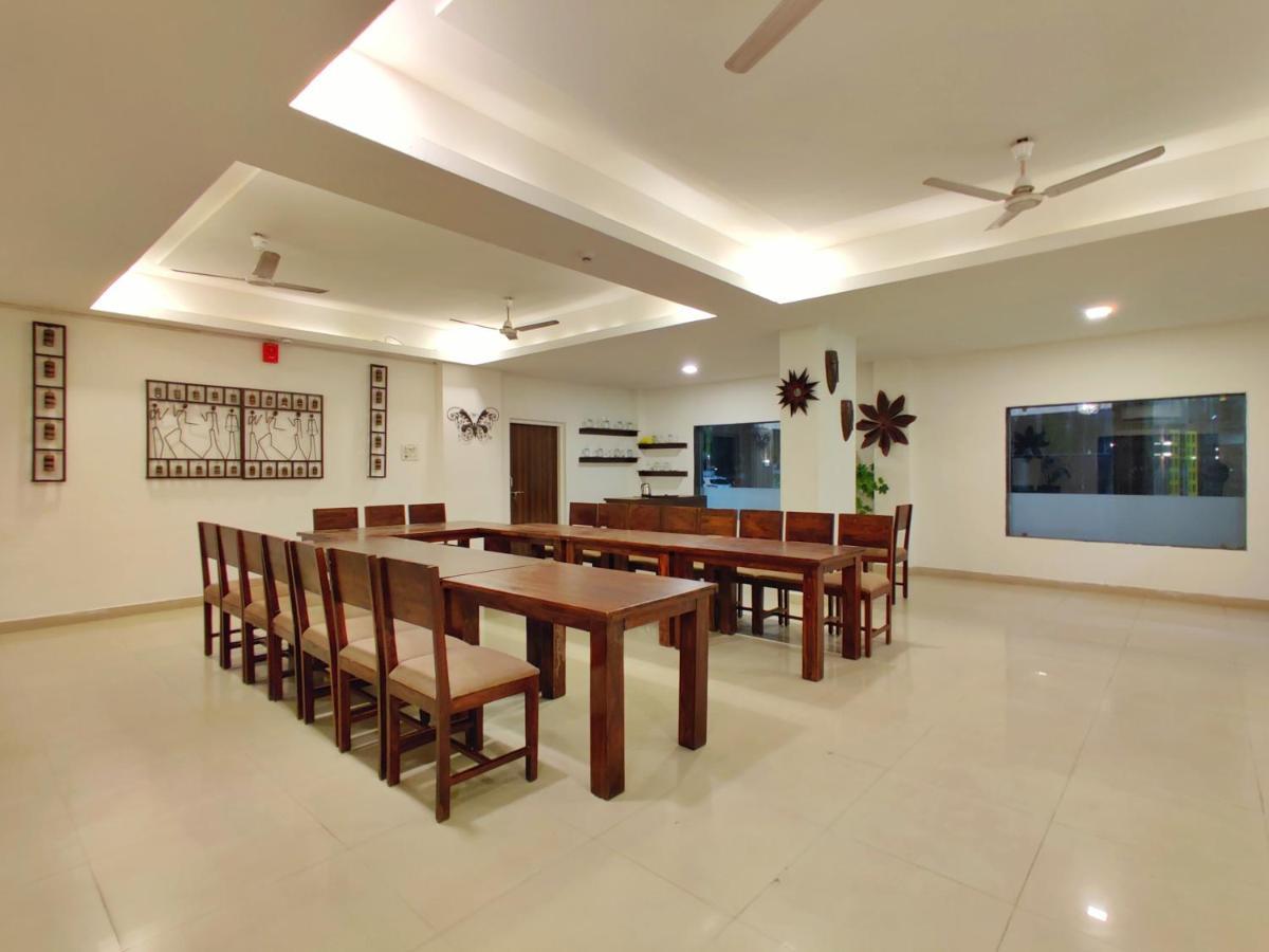 Golden Chariot Hotel دامان المظهر الخارجي الصورة