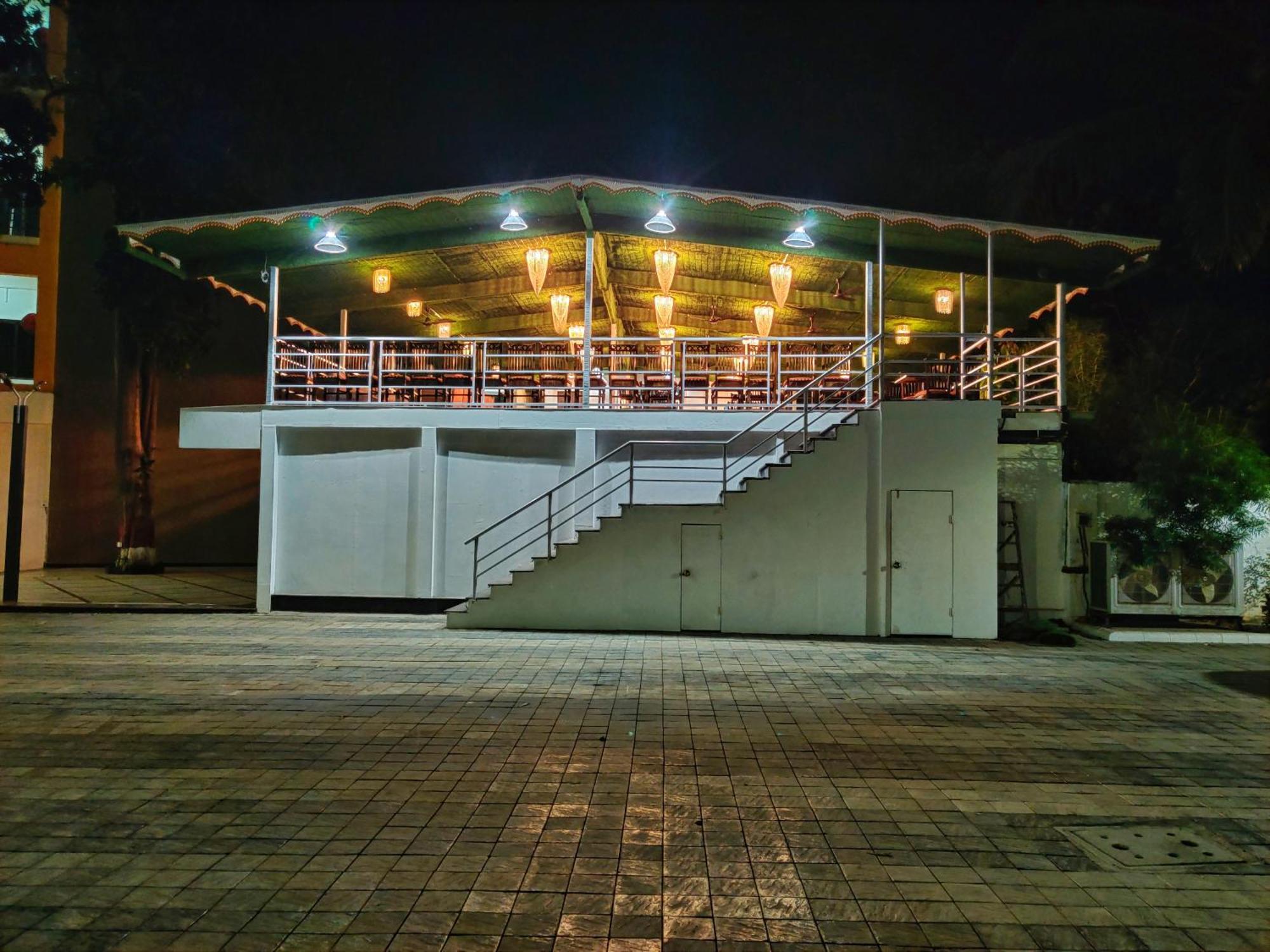 Golden Chariot Hotel دامان المظهر الخارجي الصورة