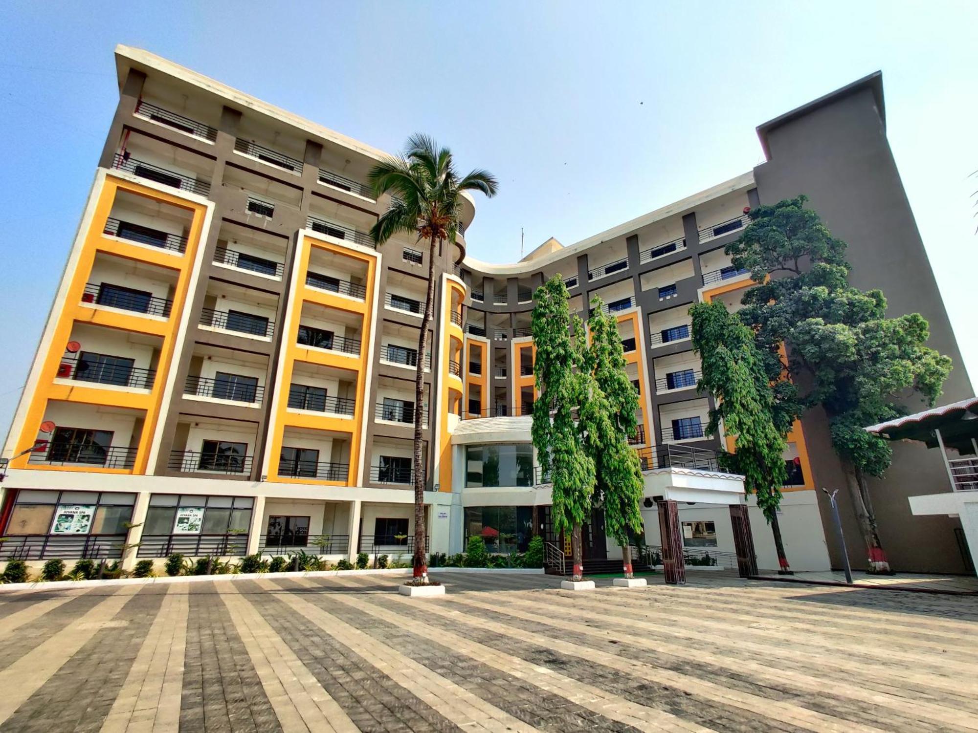Golden Chariot Hotel دامان المظهر الخارجي الصورة