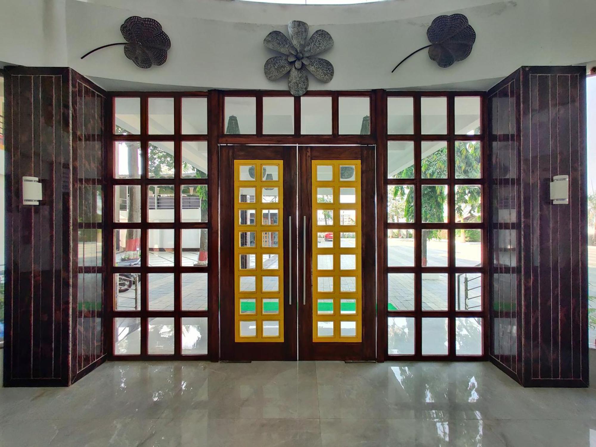 Golden Chariot Hotel دامان المظهر الخارجي الصورة
