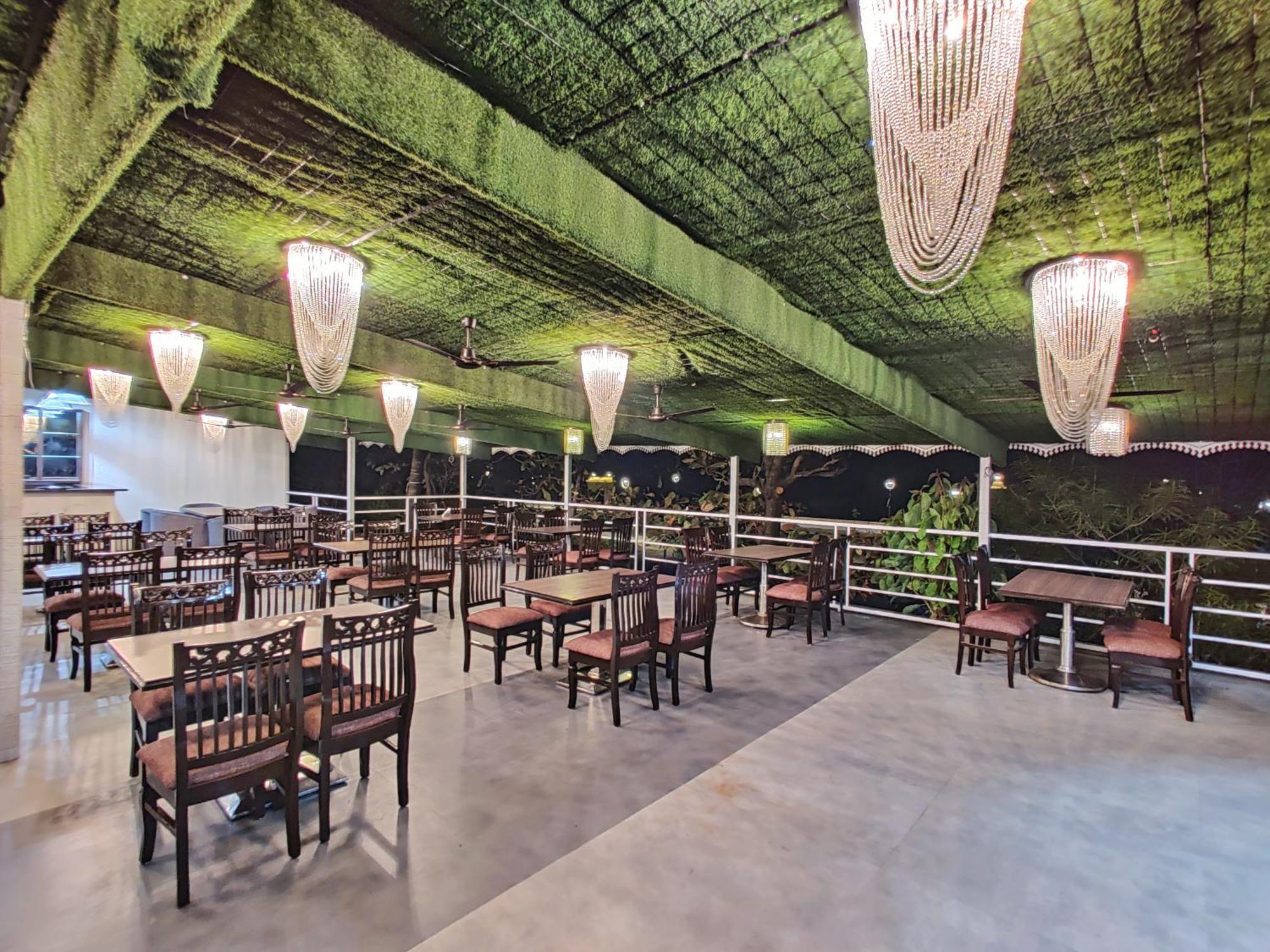 Golden Chariot Hotel دامان المظهر الخارجي الصورة