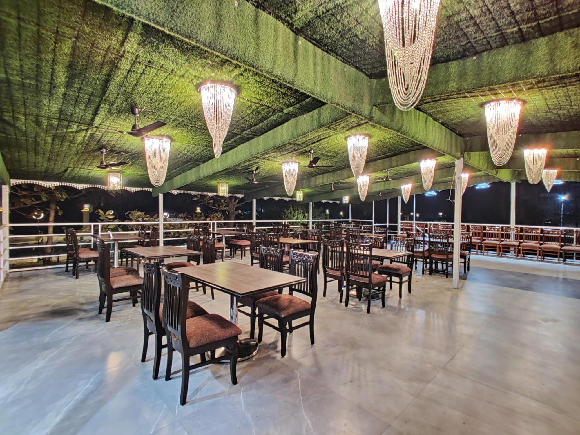 Golden Chariot Hotel دامان المظهر الخارجي الصورة