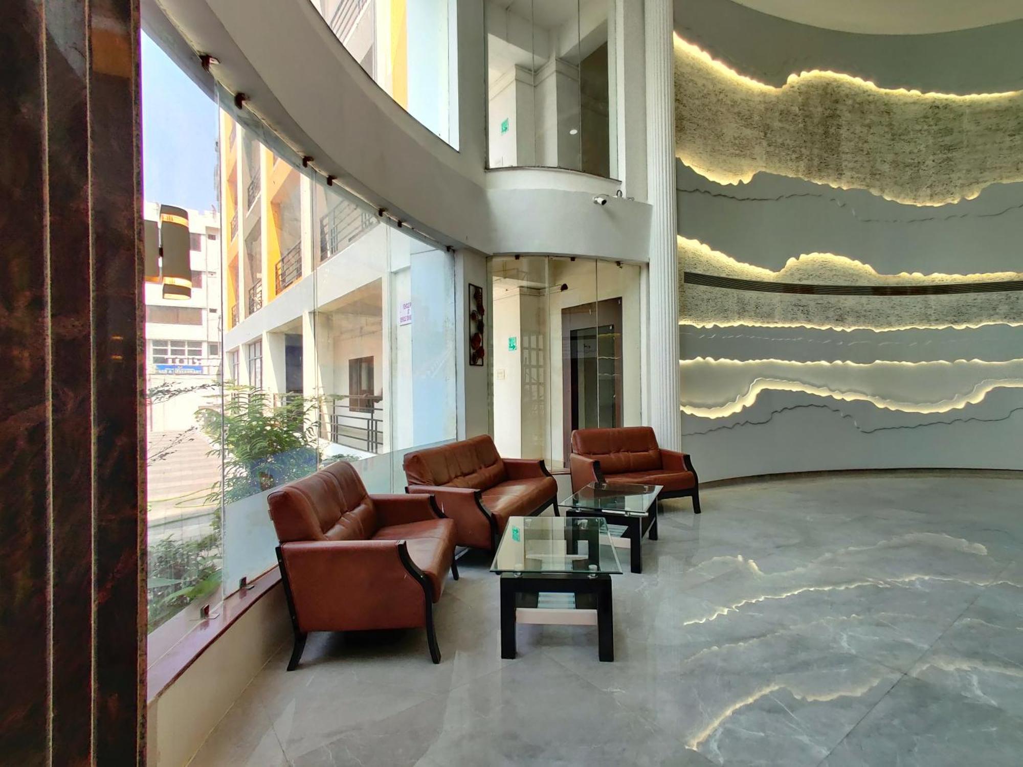 Golden Chariot Hotel دامان المظهر الخارجي الصورة